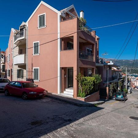 Napier Maisonette 阿尔戈斯托利翁 外观 照片